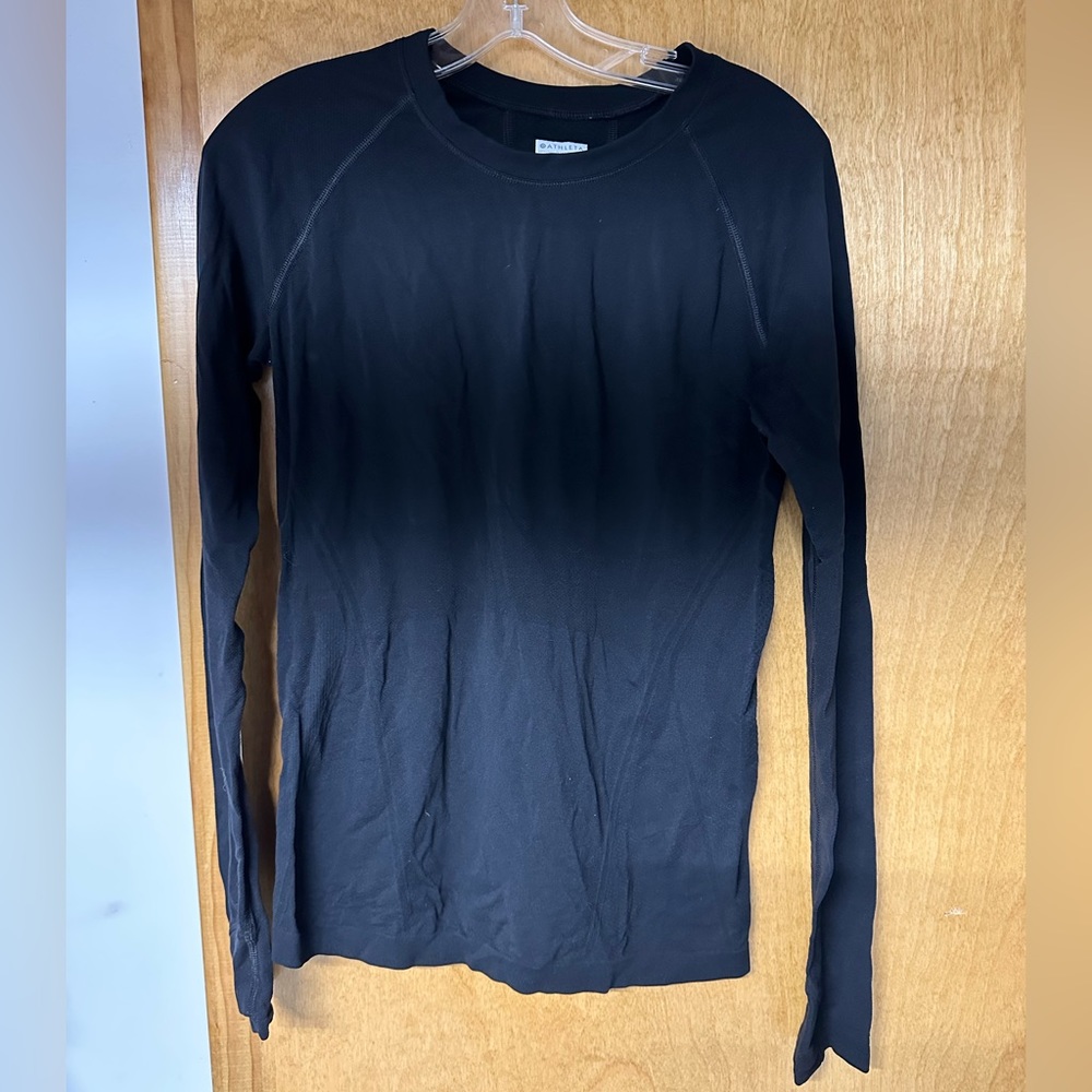 Long sleeve athleta shirt in black
